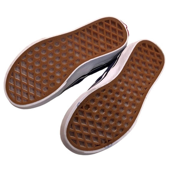 Vans• Peanuts Christmas Slip-On Shoes - size 12.5 - Picture 6 of 7